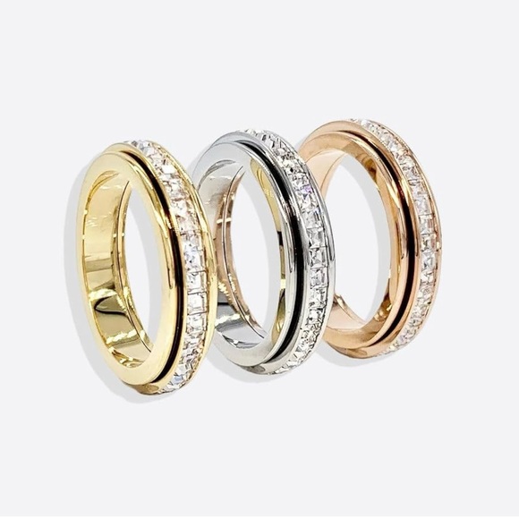 Gold Fidget Spinner Ring with Crystals - Size 6 - Picture 4 of 11